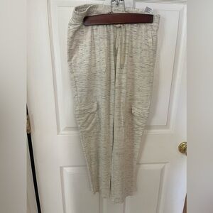 Banana Republic Leisure cargo pants